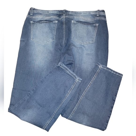 Revolt blue jeans size 18W straight leg stretchy material super comfortable - Picture 5 of 9